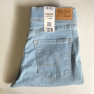 Levi Strauss Pull On Capti NEW WITH TAGS